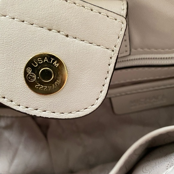 Michael Kors satchel bag - Picture 6 of 10